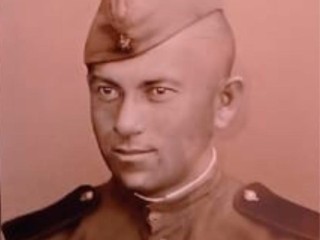 «Европа зегь дахысит шьапыла. Аҩныҟа дхынҳәит 1949 шықәсазы...» Еиҭеиҳәоит аибашьҩы Шьаликәа Џьапуа иҷкәын Ҭемыр Џьапуа.