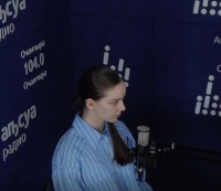 Аҧснытәи ашколқәа рҟны ихыркәшоуп аҧышәарақәа. Сынтәатәи аушьҭымҭацәа рахьынтә иҟоуп ззанааҭ алхны иреиҳау аҵараиурҭақәа ирҭалахьоу, иҟоуп уи макьана заҧхьаҟа иззыҧшу. Иахьатәи ҳастудиа асас аушьҭымҭа Александра&nbsp;Ҵәыџьҧҳа.