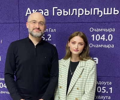 Гендиректор РУСДРАМа Ираклий Хинтба в передаче «Асас» рассказал о предстоящей премьере, открытии музея, гастролях и дальнейших профессиональных планах театра.