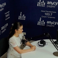 Педиатр  Астанда Кварчия в передаче «Асас» рассказала о том, почему необходимо прививать детей, развеяла страхи  перед вакцинацией, а так же рассказала о сезоннных ОРВИ и доказательной медицине.