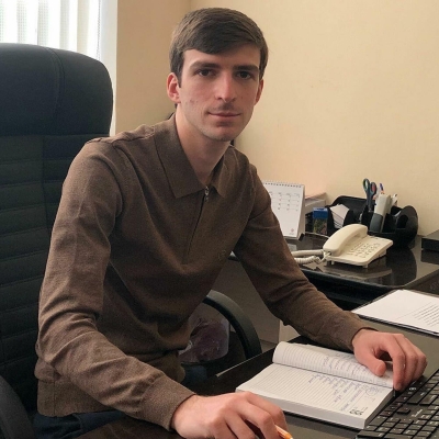 Адырраҭара &quot;Ҳара Ҳабиҧара&quot; далахәып Аслан Қәҭелиа.