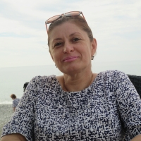 «Аӡатәқәа ықәлыргылон лыхшара ирызкны, нас аӡәаӡәала илныҳәон…» – Жәындәрыԥшь ақыҭан Қәҭараа рҭаацәараҿы Душька Оҭырԥҳа, имҩаԥылгоз аныҳәарақәа ртәы,  дрыхцәажәоит лмаҭа Фатима Агәымааԥҳа