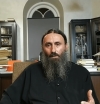 Архимандрит Дараҭ (Дбар) Аԥсуа радио аефир аҟны еиҭеиҳәеит Афонҿыцтәи амонастыр аҟны убасгьы Анхәатәи аскит аҟны имҩаԥысуа аиҭашьықәыргыларатә усурақәа ртәы.