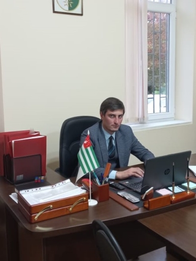 Адырраҭара &quot;Ҳара Ҳабиҧара&quot; далахәуп Ҳаразиа Адамыр.